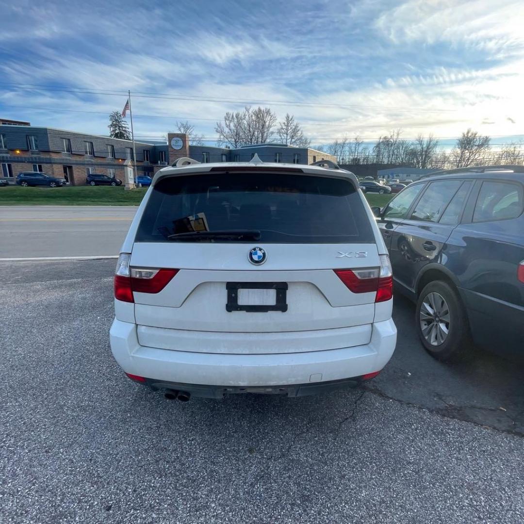 2007 WHITE BMW X3 3.0SI (WBXPC93487W) with an 3.0L engine, Automatic transmission, located at 3338 US Rt. 60 East, Huntington, WV, 25705, (304) 733-9888, 38.411072, -82.379471 - Photo#2