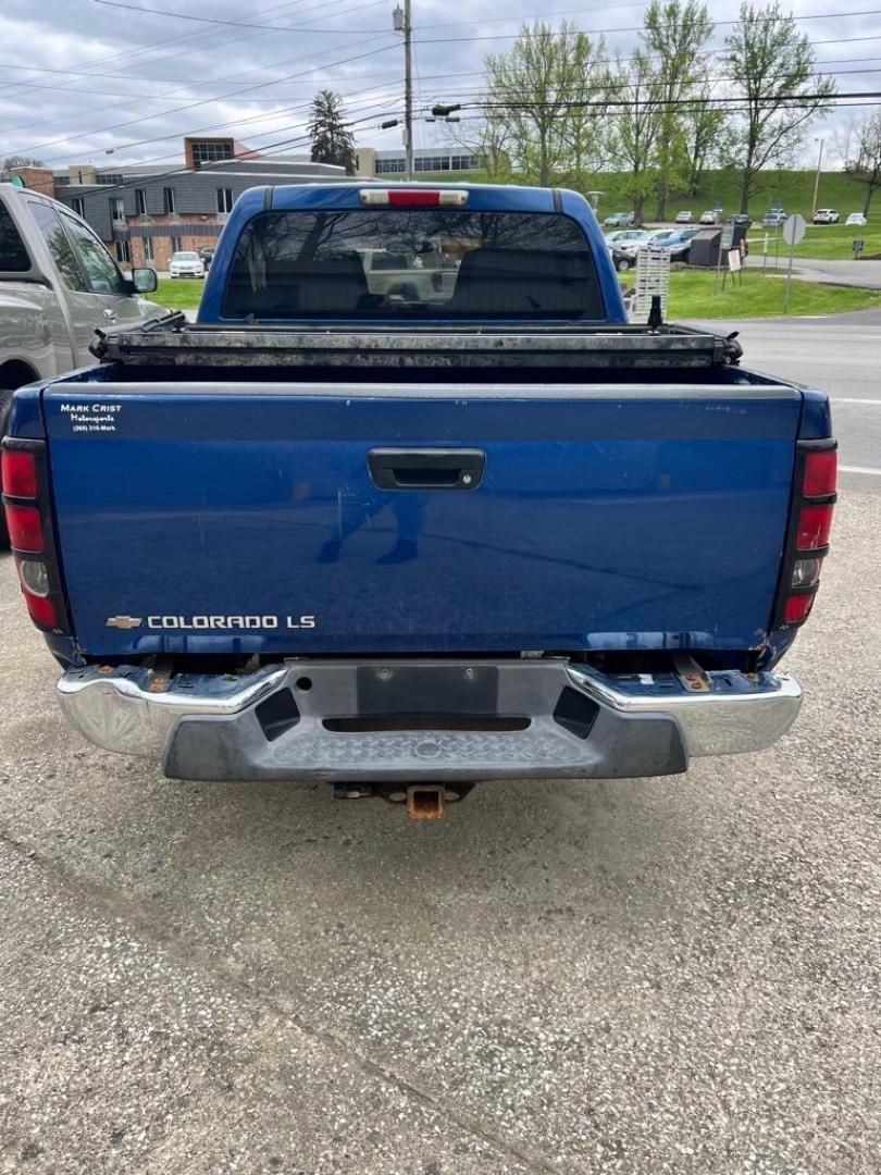 2005 BLUE CHEVROLET COLORADO Z71 (1GCDT136258) with an 3.5L engine, Automatic transmission, located at 3338 US Rt. 60 East, Huntington, WV, 25705, (304) 733-9888, 38.411072, -82.379471 - Photo#3