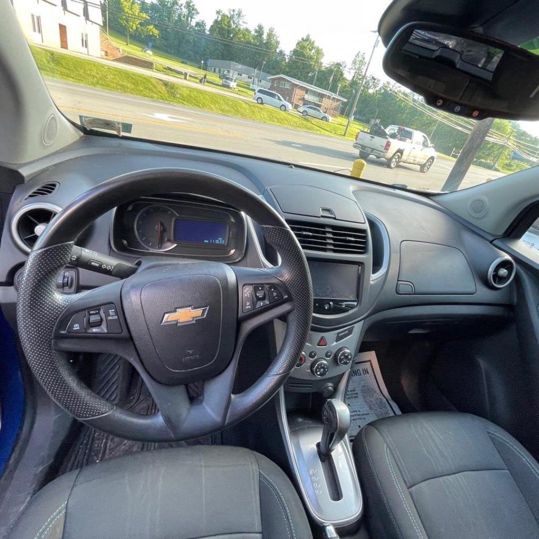 2015 BLUE CHEVROLET TRAX 1LT (KL7CJRSB5FB) with an 1.4L engine, Automatic transmission, located at 3338 US Rt. 60 East, Huntington, WV, 25705, (304) 733-9888, 38.411072, -82.379471 - Photo#9