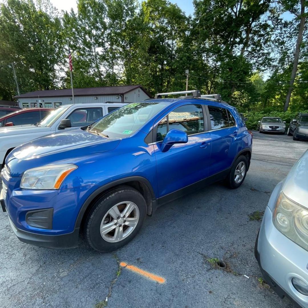 2015 BLUE CHEVROLET TRAX 1LT (KL7CJRSB5FB) with an 1.4L engine, Automatic transmission, located at 3338 US Rt. 60 East, Huntington, WV, 25705, (304) 733-9888, 38.411072, -82.379471 - Photo#7