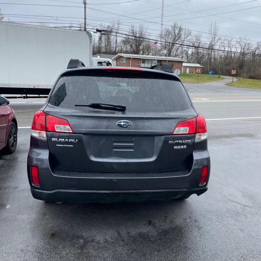 2013 GRAY SUBARU OUTBACK 2.5I PREMIUM (4S4BRBCC7D3) with an 2.5L engine, Continuously Variable transmission, located at 3338 US Rt. 60 East, Huntington, WV, 25705, (304) 733-9888, 38.411072, -82.379471 - Photo#3