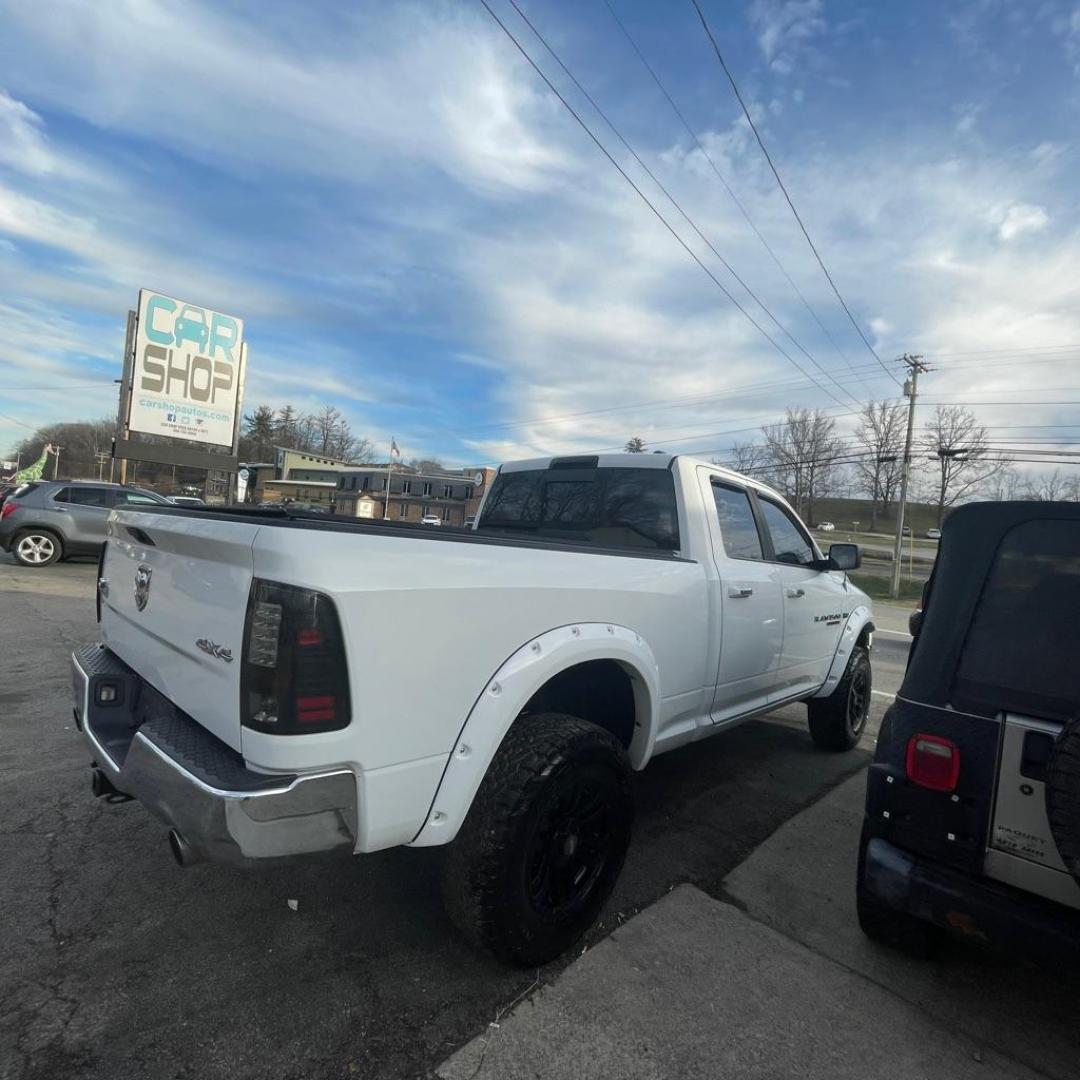 2012 WHITE DODGE RAM 1500 SLT BIG HORN (1C6RD7GT5CS) with an 5.7L engine, Automatic transmission, located at 3338 US Rt. 60 East, Huntington, WV, 25705, (304) 733-9888, 38.411072, -82.379471 - Photo#2