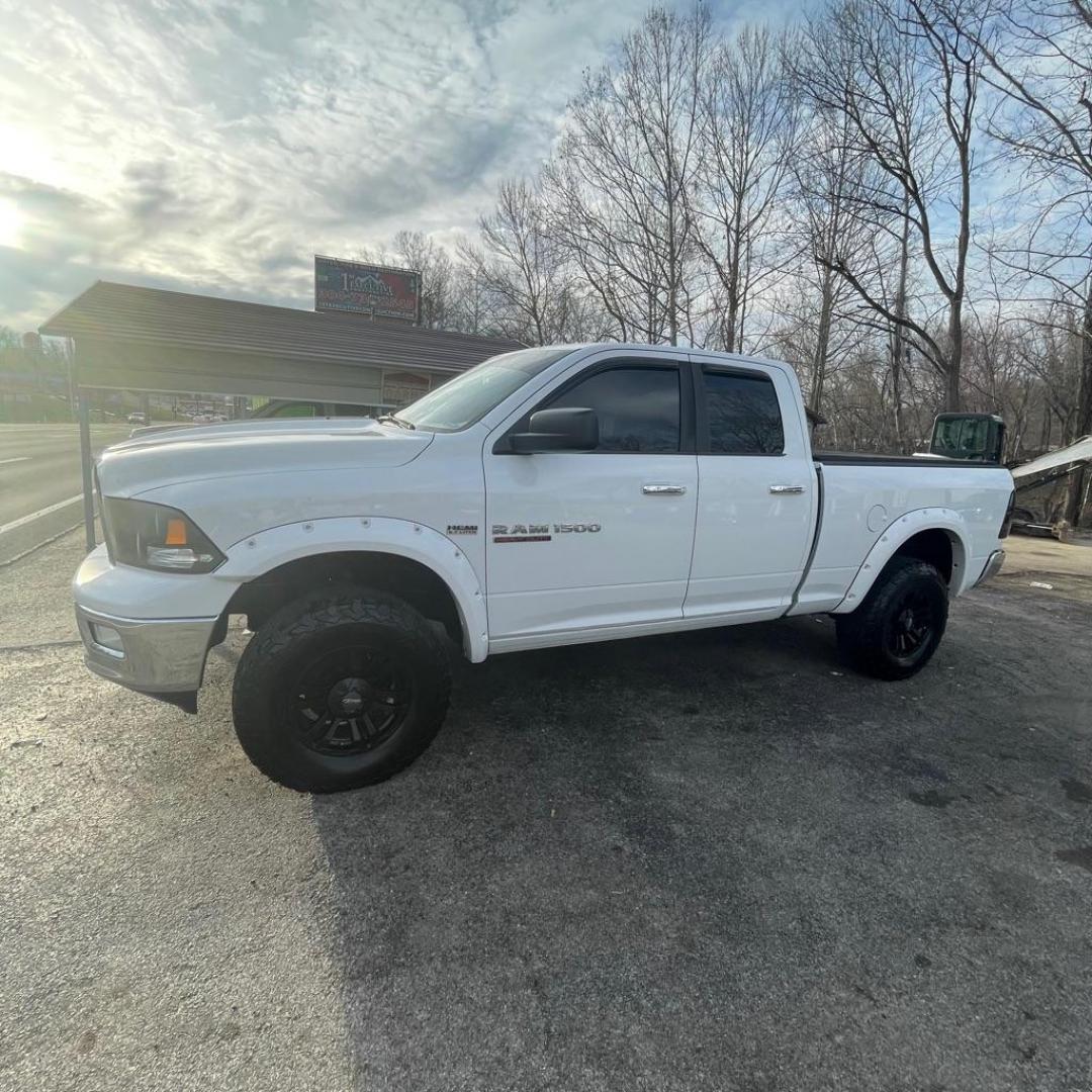 2012 WHITE DODGE RAM 1500 SLT BIG HORN (1C6RD7GT5CS) with an 5.7L engine, Automatic transmission, located at 3338 US Rt. 60 East, Huntington, WV, 25705, (304) 733-9888, 38.411072, -82.379471 - Photo#3