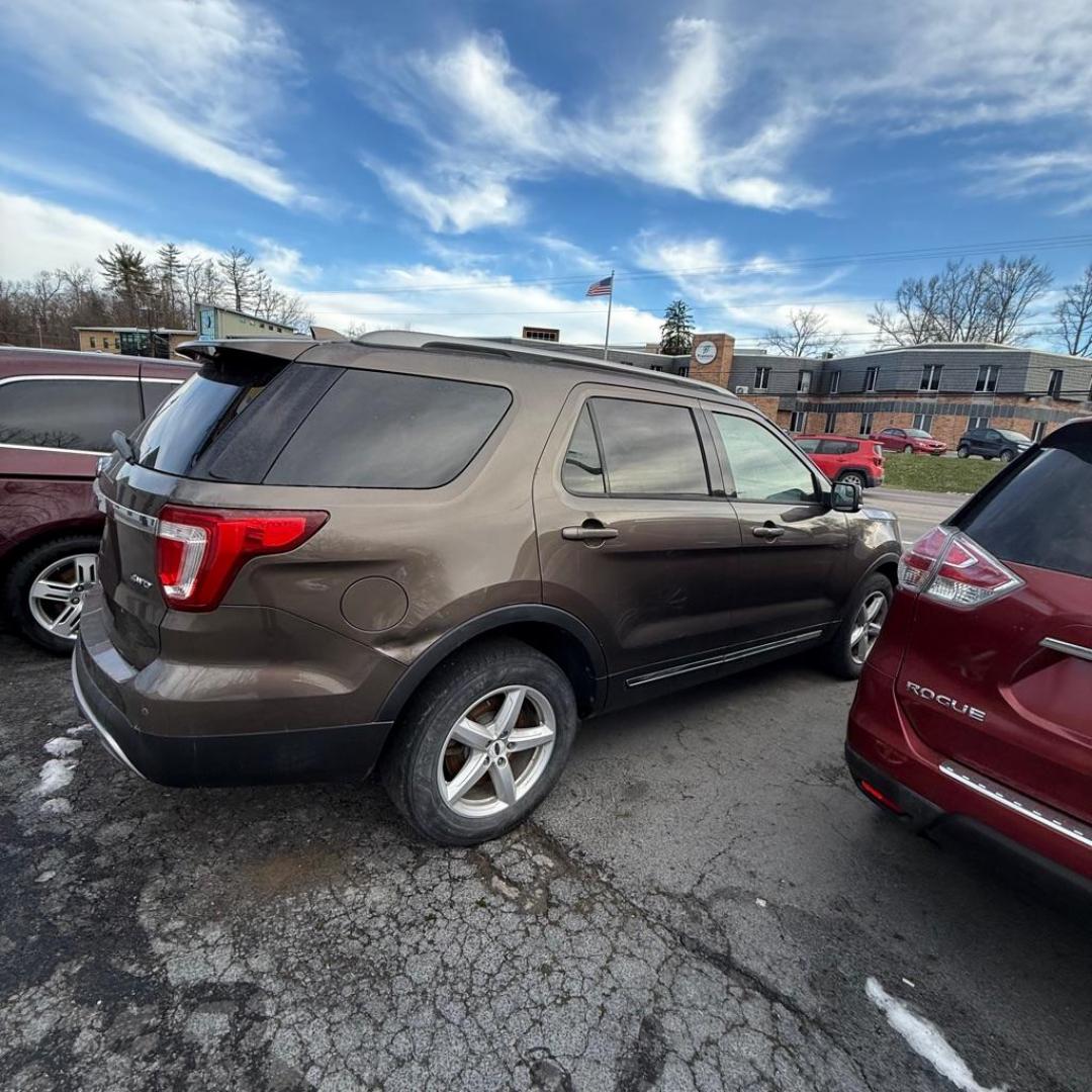 2016 BROWN FORD EXPLORER XLT (1FM5K8D81GG) with an 3.5L engine, Automatic transmission, located at 3338 US Rt. 60 East, Huntington, WV, 25705, (304) 733-9888, 38.411072, -82.379471 - Photo#8